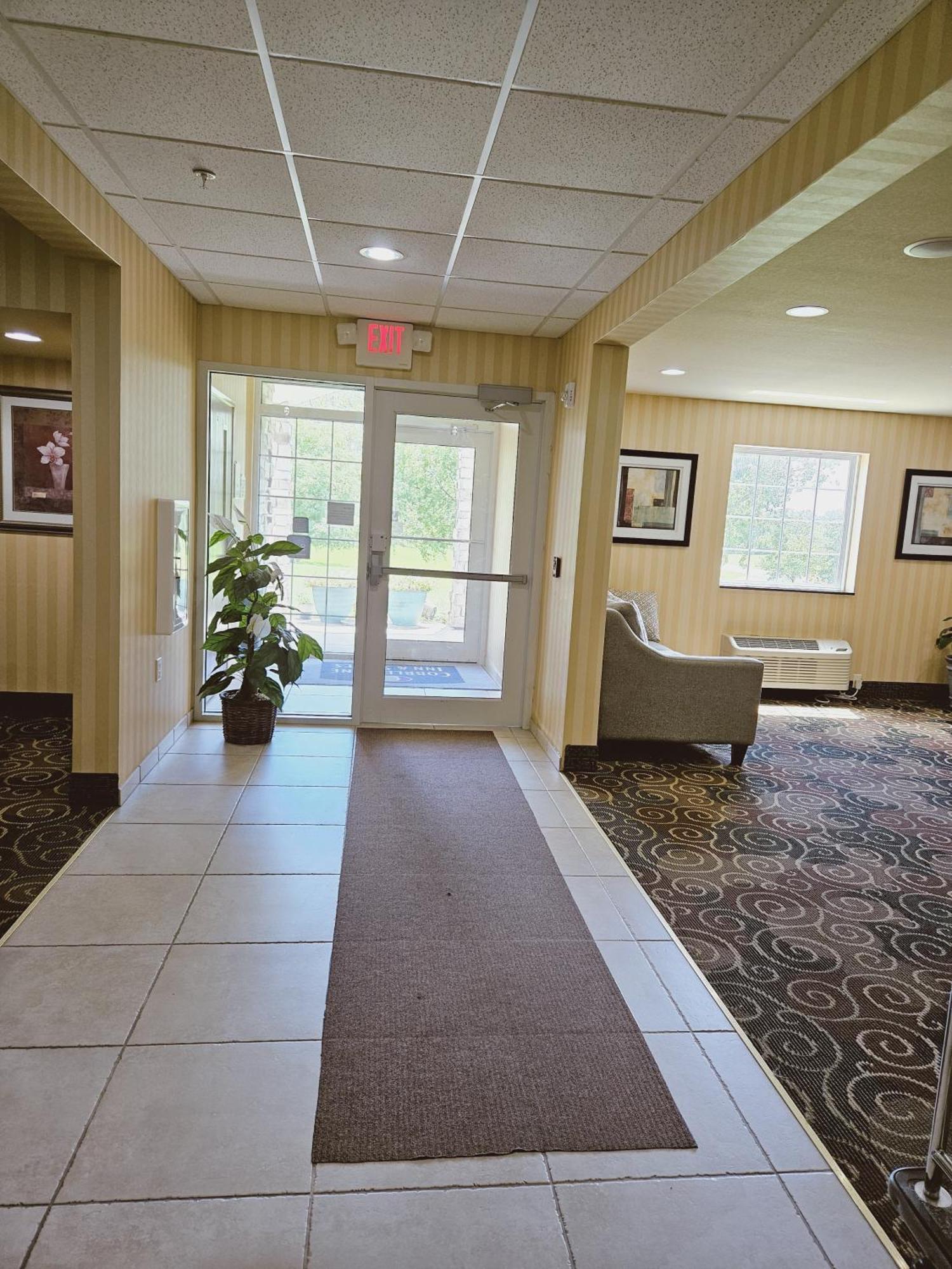 Cobblestone Inn & Suites - Bloomfield ภายนอก รูปภาพ