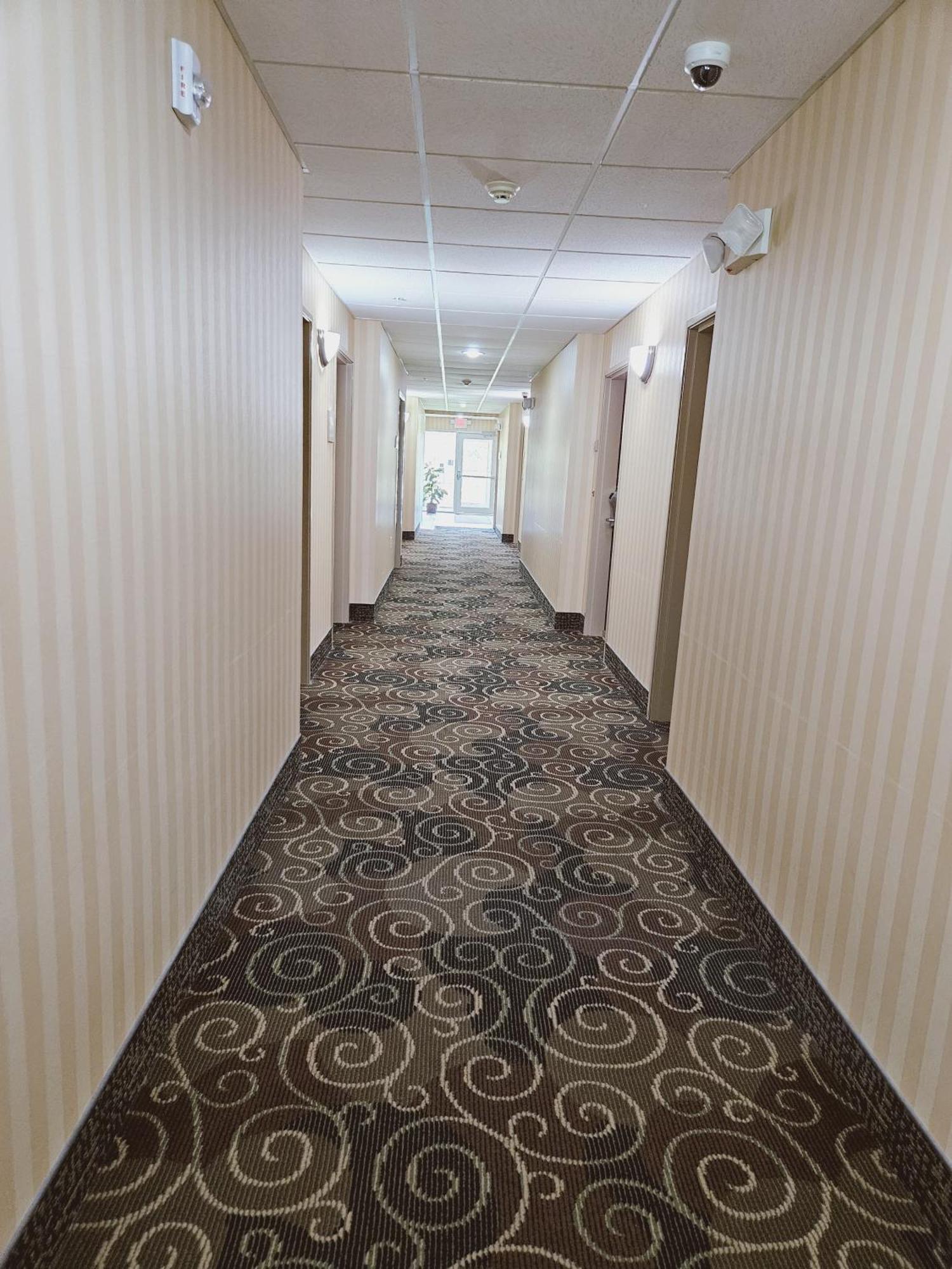 Cobblestone Inn & Suites - Bloomfield ภายนอก รูปภาพ