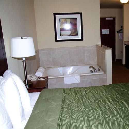 Cobblestone Inn & Suites - Bloomfield ภายนอก รูปภาพ