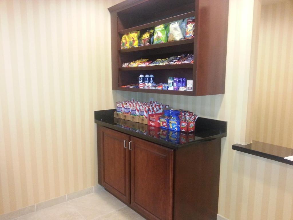 Cobblestone Inn & Suites - Bloomfield ภายนอก รูปภาพ
