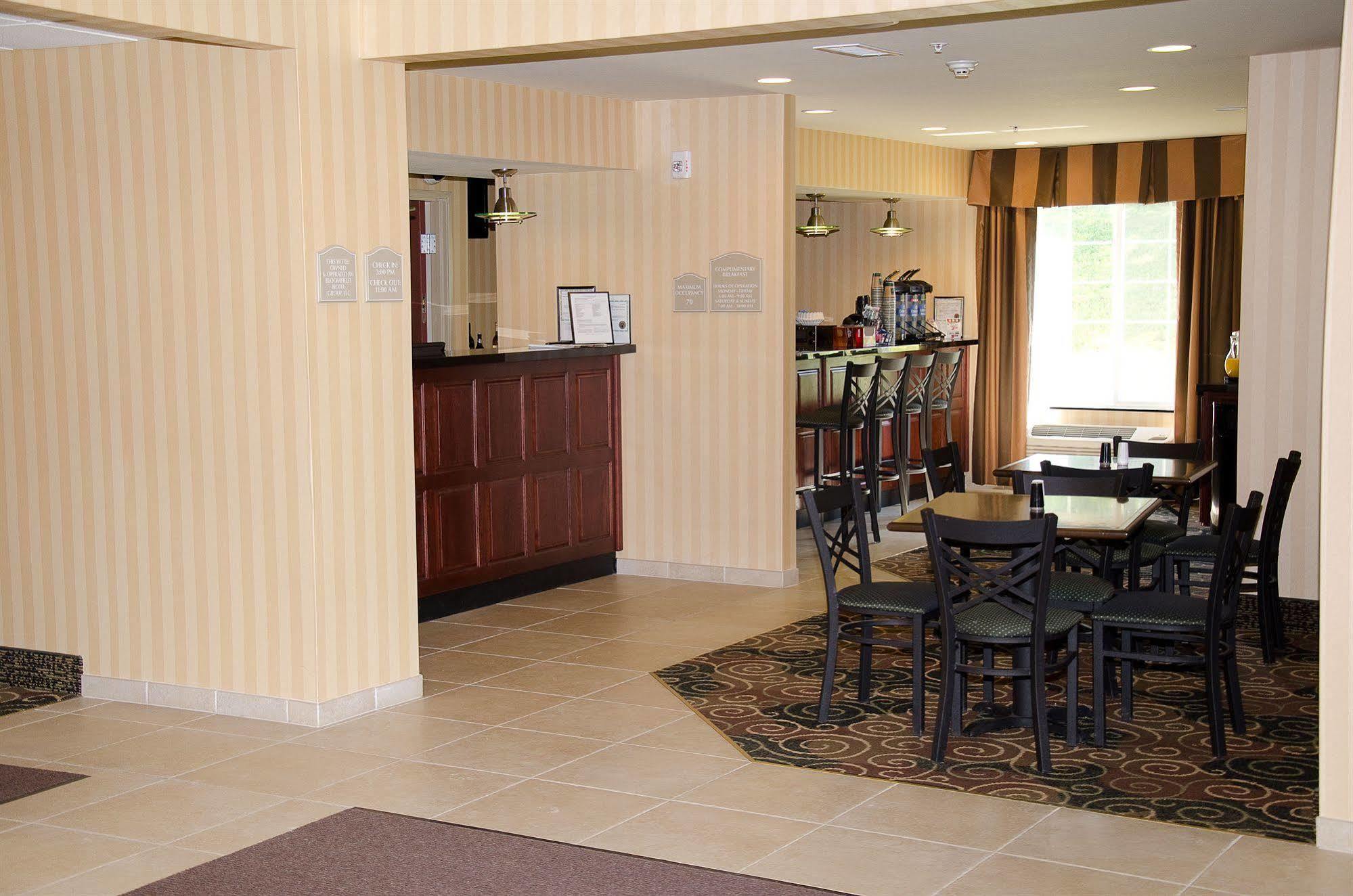 Cobblestone Inn & Suites - Bloomfield ภายนอก รูปภาพ