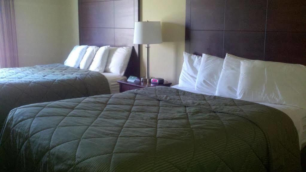Cobblestone Inn & Suites - Bloomfield ภายนอก รูปภาพ
