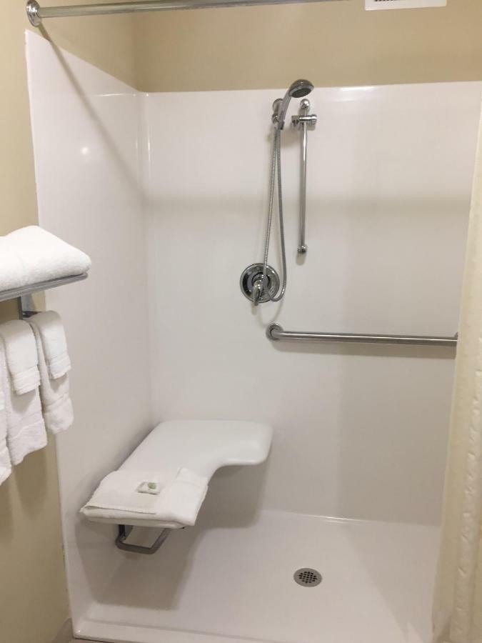 Cobblestone Inn & Suites - Bloomfield ภายนอก รูปภาพ