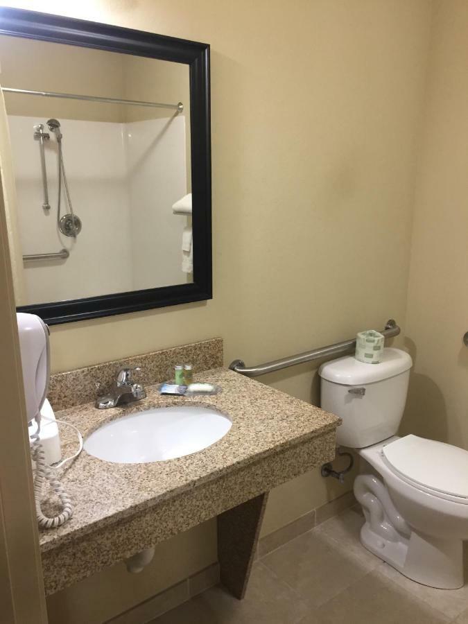 Cobblestone Inn & Suites - Bloomfield ภายนอก รูปภาพ